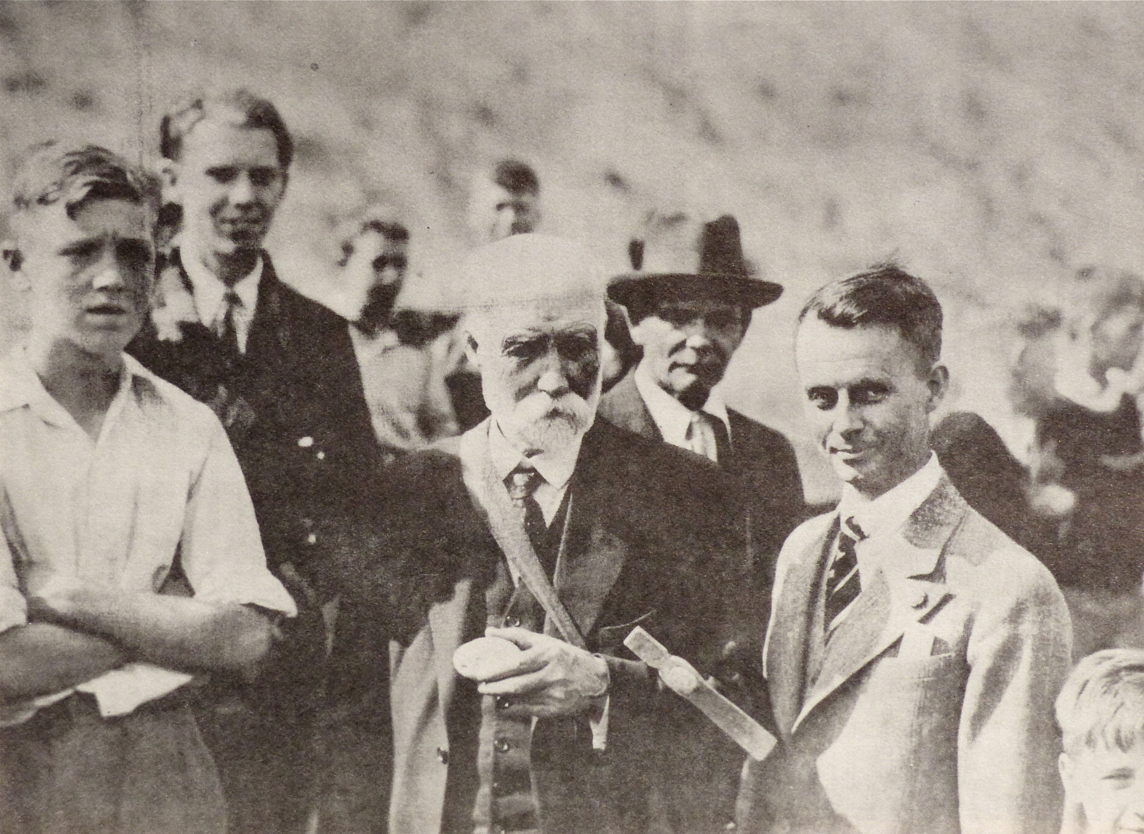 Geologist Dr. A.P. Coleman leading a TFN outing at the Brick Works in 1934